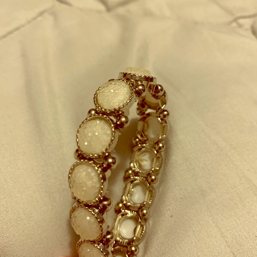 Elastic white druzy bracelet